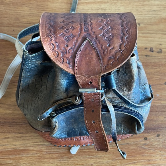 Vintage leather handmade mini backpack Costa Rica - Picture 2 of 6